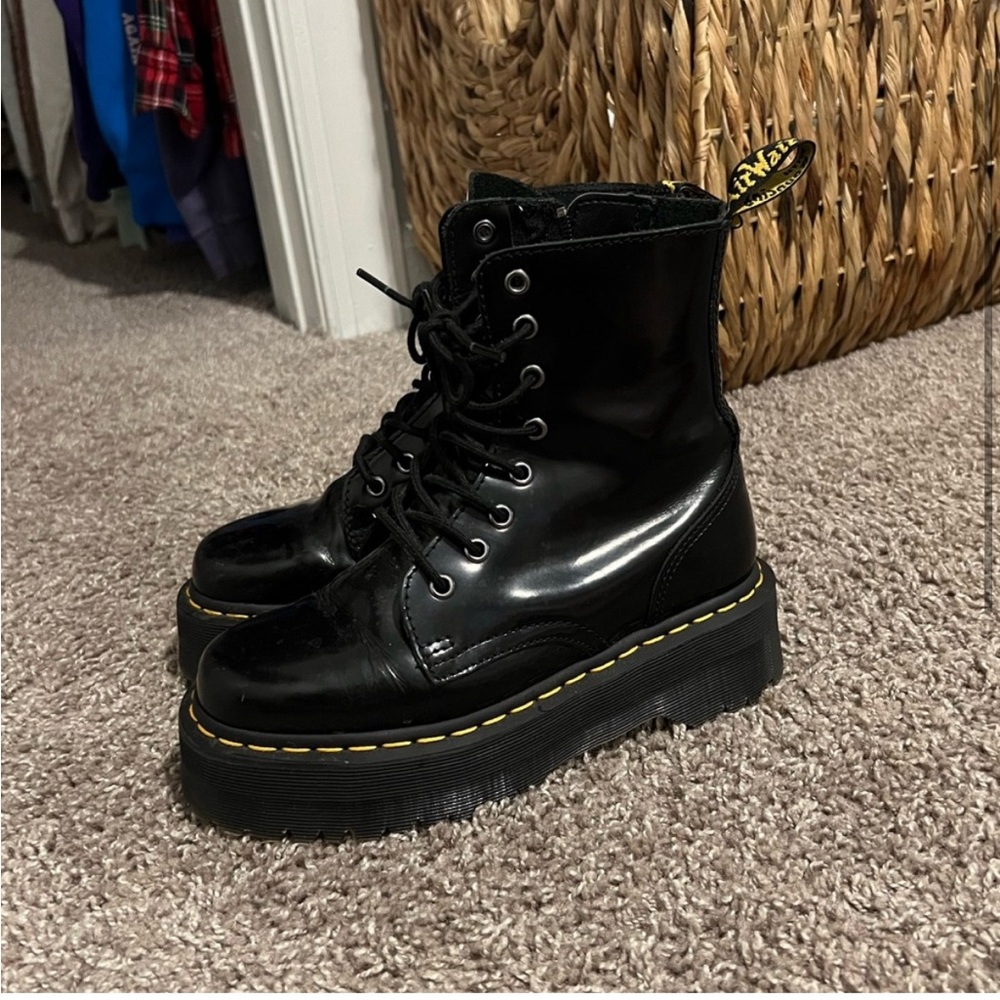 Dr Martens Jadon boots